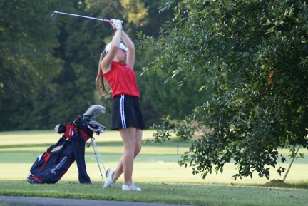 CAL Girls Golf Takes Down Two Regional Rivals!